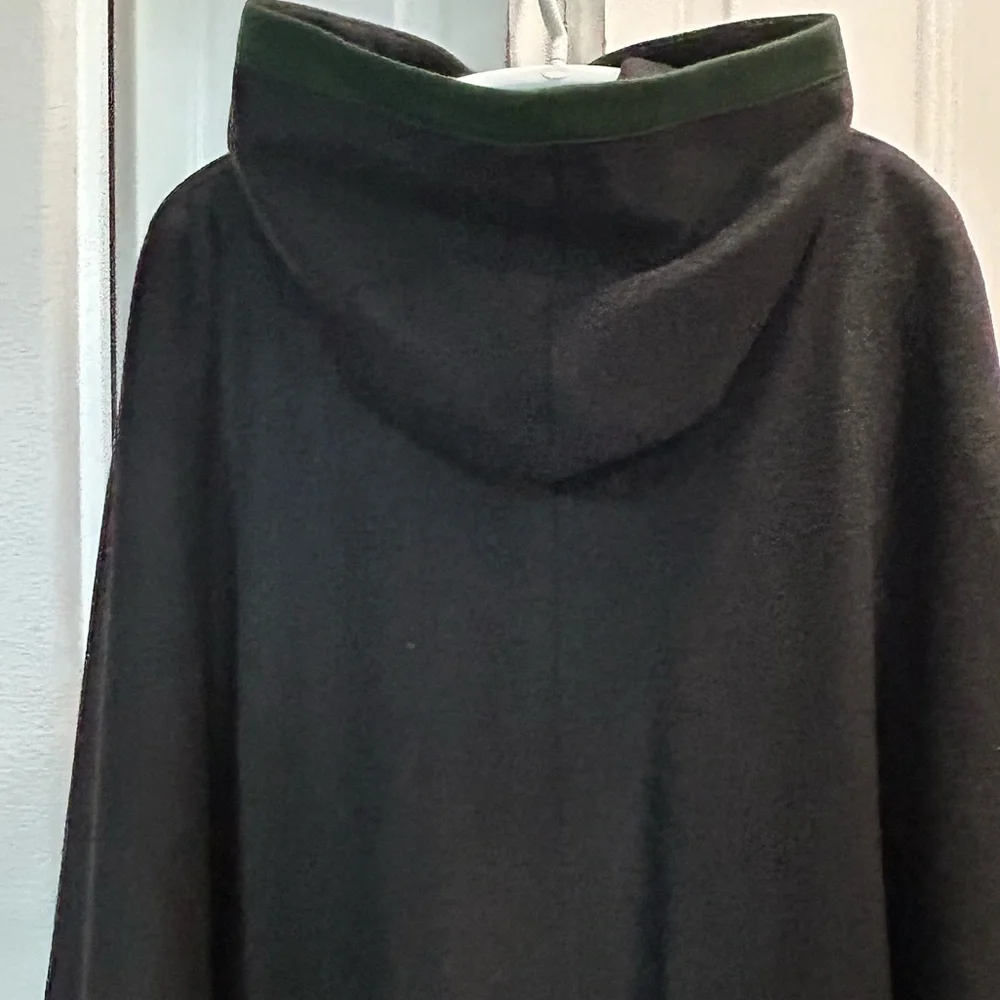 H. Moser Salzburg Maxi Black Trachten Cape with Loden Green Trim SZ 38 - Picture 6 of 16